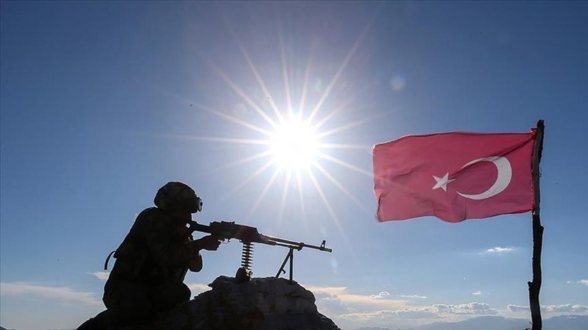 MSB duyurdu: Pençe Operasyon bölgesinde 1 asker şehit oldu